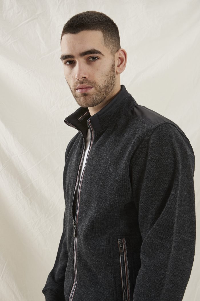 Dundee cardigan • stand up collar