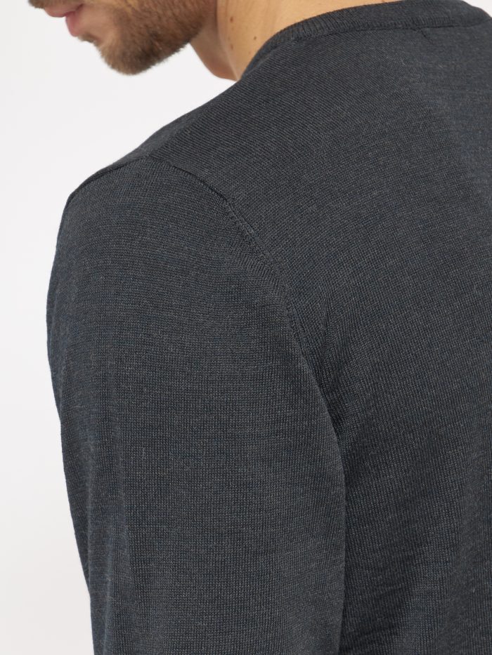 Bologna pullover • v-neck - Image 2