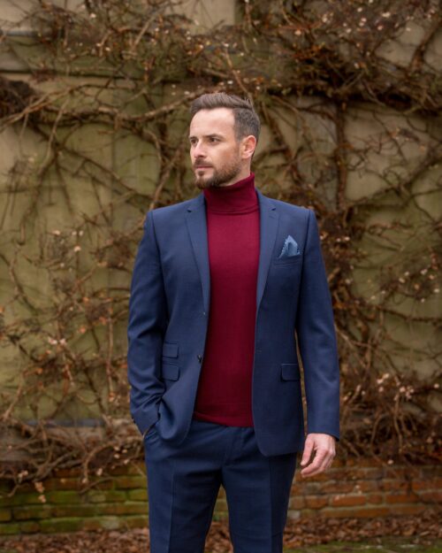 Roll neck • 100% pure merino wool (extra fine)